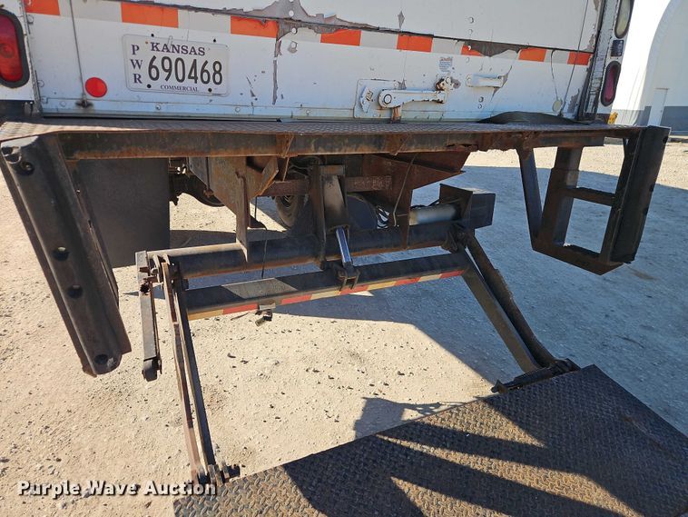 image for item EO4789 2005 Freightliner Business Class M2 box truck