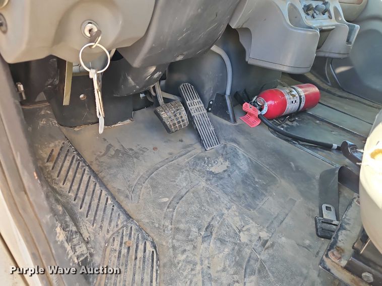 image for item EO4789 2005 Freightliner Business Class M2 box truck