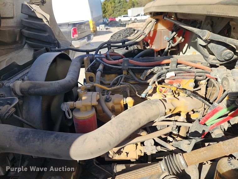 image for item EO4789 2005 Freightliner Business Class M2 box truck