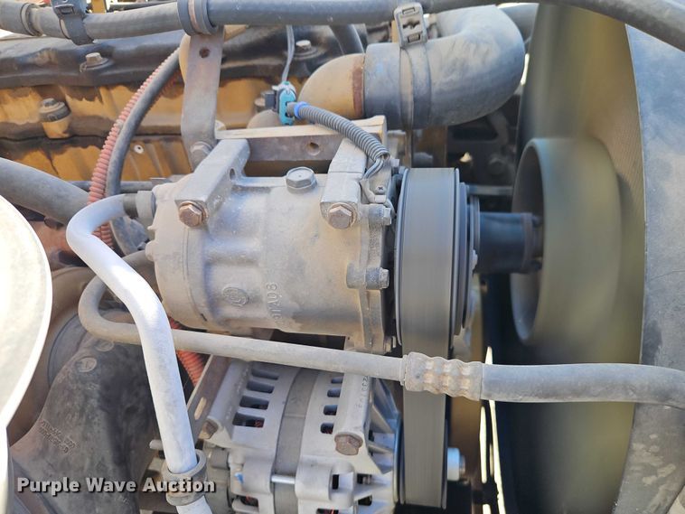 image for item EO4789 2005 Freightliner Business Class M2 box truck