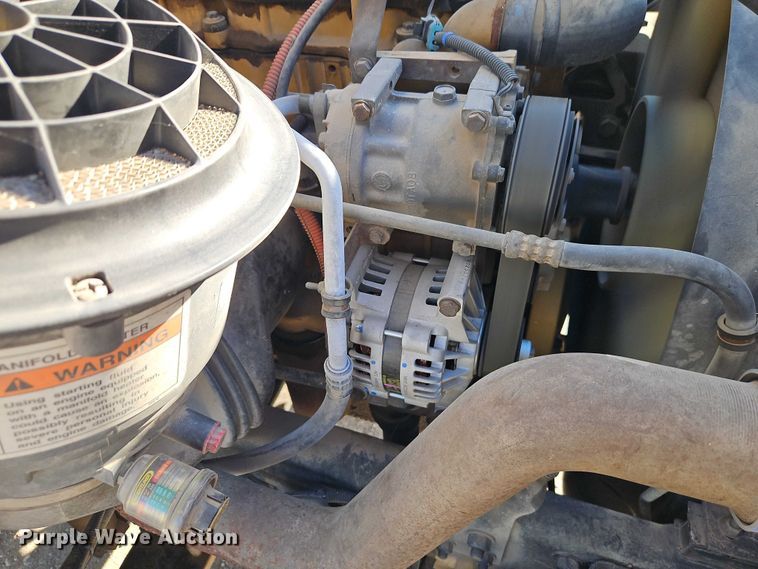 image for item EO4789 2005 Freightliner Business Class M2 box truck