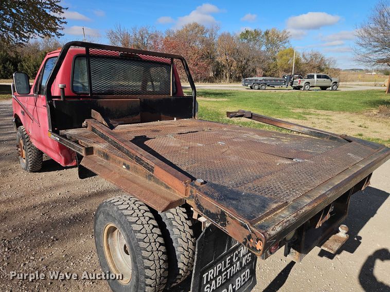image for item EO4799 1994 Ford F350 bale bed pickup truck