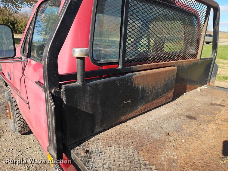 image for item EO4799 1994 Ford F350 bale bed pickup truck