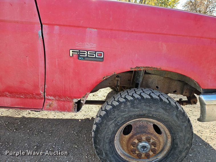 image for item EO4799 1994 Ford F350 bale bed pickup truck