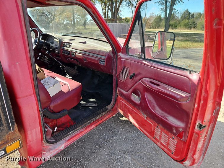 image for item EO4799 1994 Ford F350 bale bed pickup truck