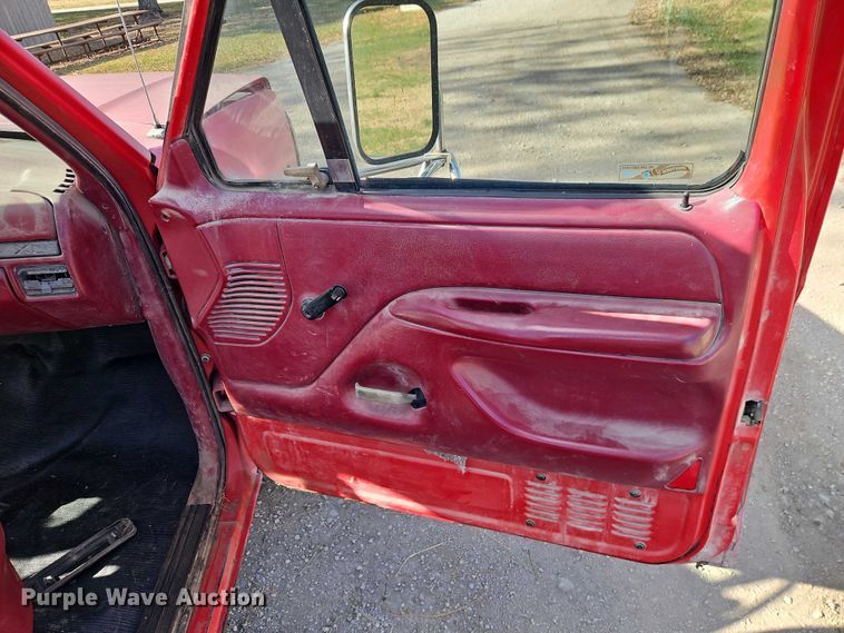 image for item EO4799 1994 Ford F350 bale bed pickup truck