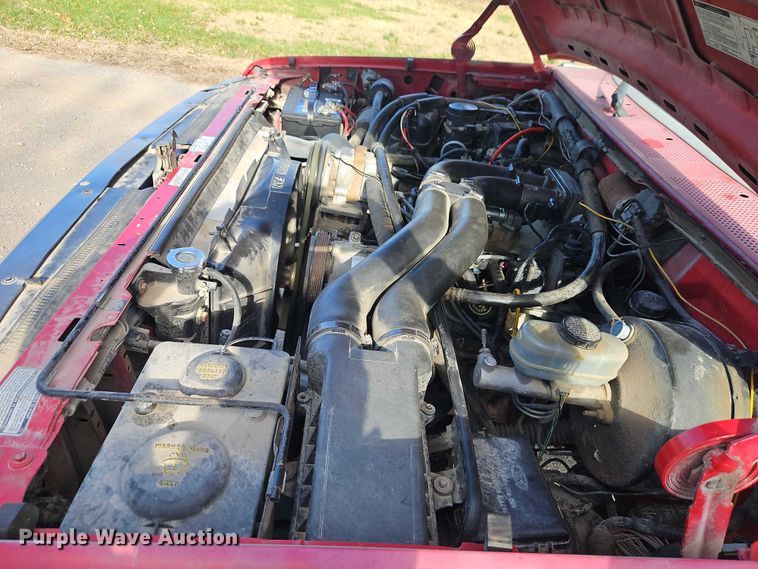 image for item EO4799 1994 Ford F350 bale bed pickup truck