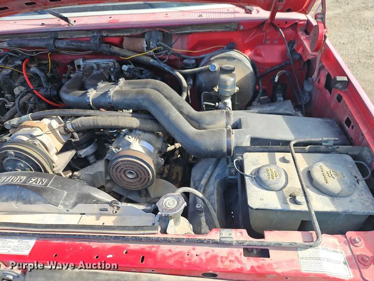 image for item EO4799 1994 Ford F350 bale bed pickup truck