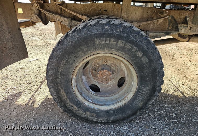 image for item EO4799 1994 Ford F350 bale bed pickup truck