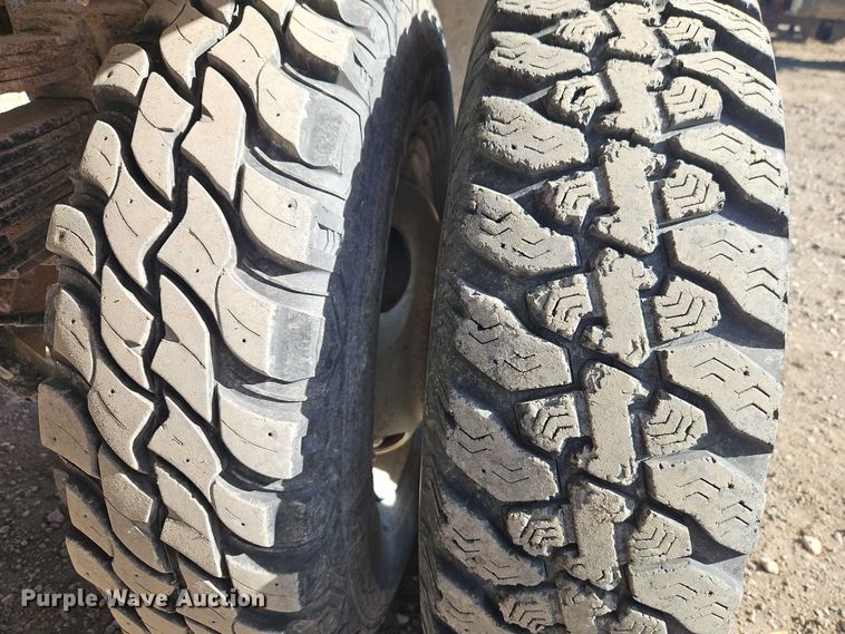 image for item EO4799 1994 Ford F350 bale bed pickup truck