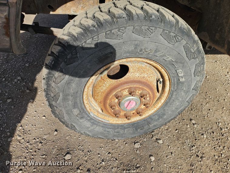 image for item EO4799 1994 Ford F350 bale bed pickup truck