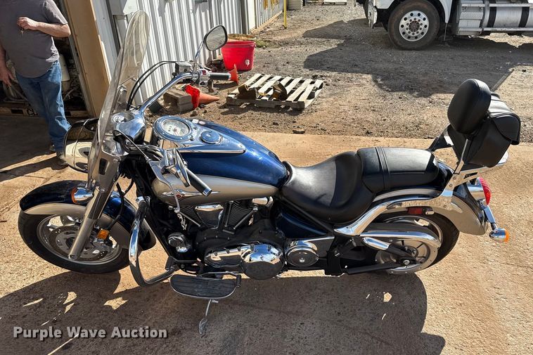 image for item EP0897 2006 Kawasaki Vulcan motorcycle