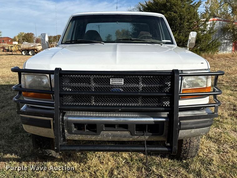 image for item EP0936 1997 Ford F250 SuperCab truck cab and chassis
