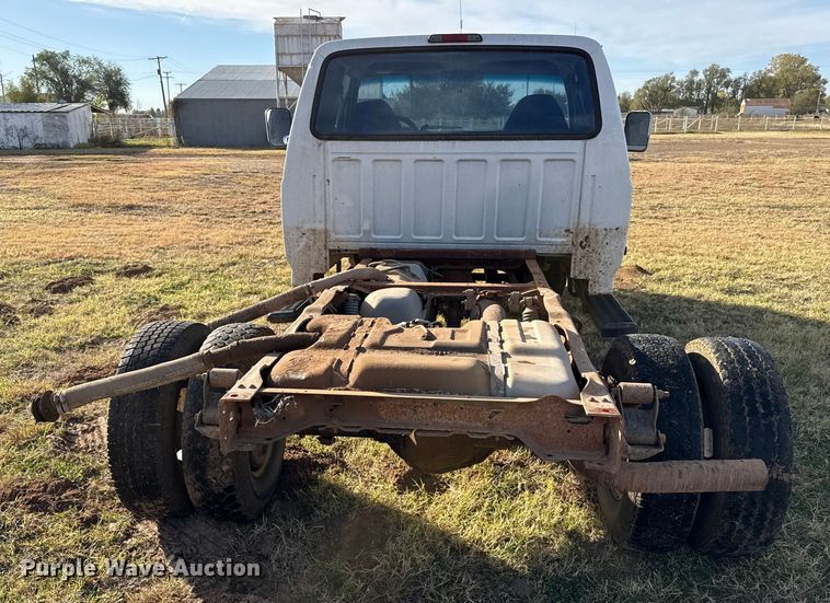 image for item EP0936 1997 Ford F250 SuperCab truck cab and chassis