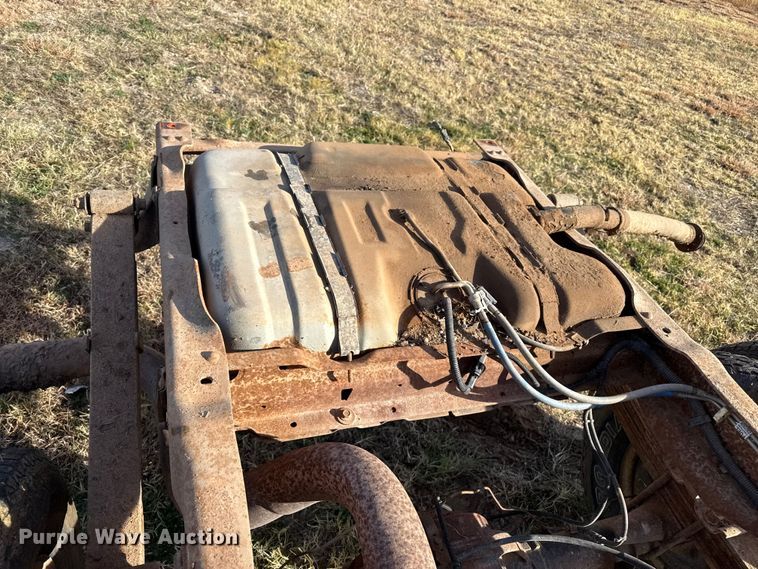 image for item EP0936 1997 Ford F250 SuperCab truck cab and chassis