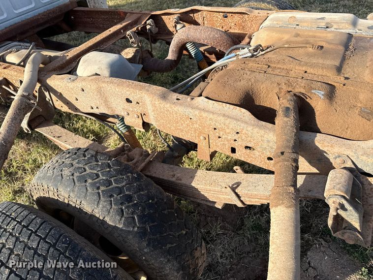 image for item EP0936 1997 Ford F250 SuperCab truck cab and chassis