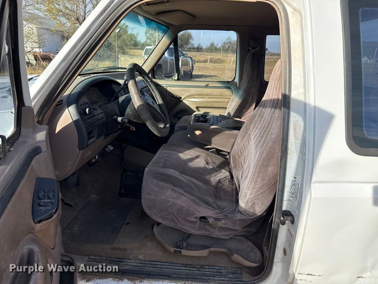 image for item EP0936 1997 Ford F250 SuperCab truck cab and chassis