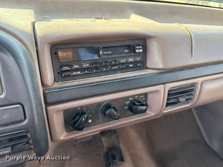 image for item EP0936 1997 Ford F250 SuperCab truck cab and chassis