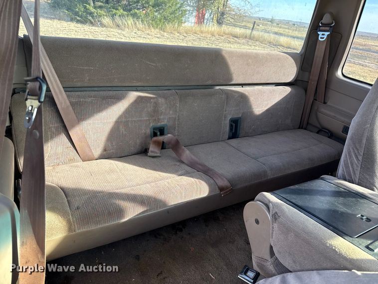 image for item EP0936 1997 Ford F250 SuperCab truck cab and chassis