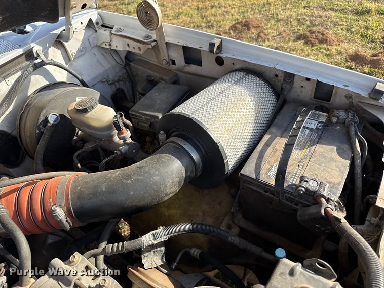 image for item EP0936 1997 Ford F250 SuperCab truck cab and chassis