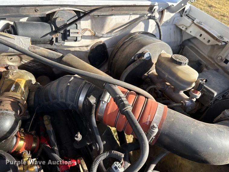 image for item EP0936 1997 Ford F250 SuperCab truck cab and chassis