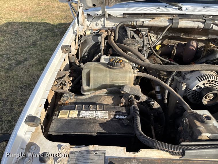 image for item EP0936 1997 Ford F250 SuperCab truck cab and chassis