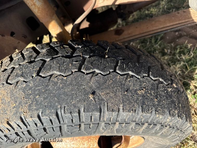 image for item EP0936 1997 Ford F250 SuperCab truck cab and chassis