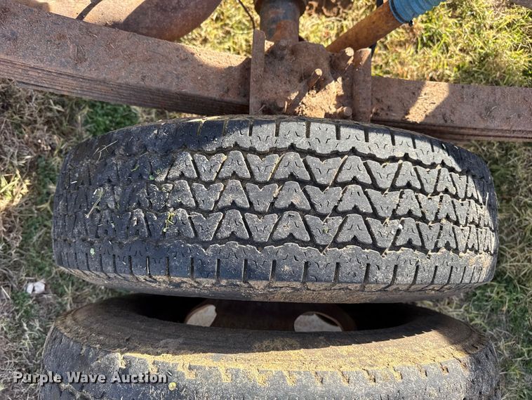 image for item EP0936 1997 Ford F250 SuperCab truck cab and chassis