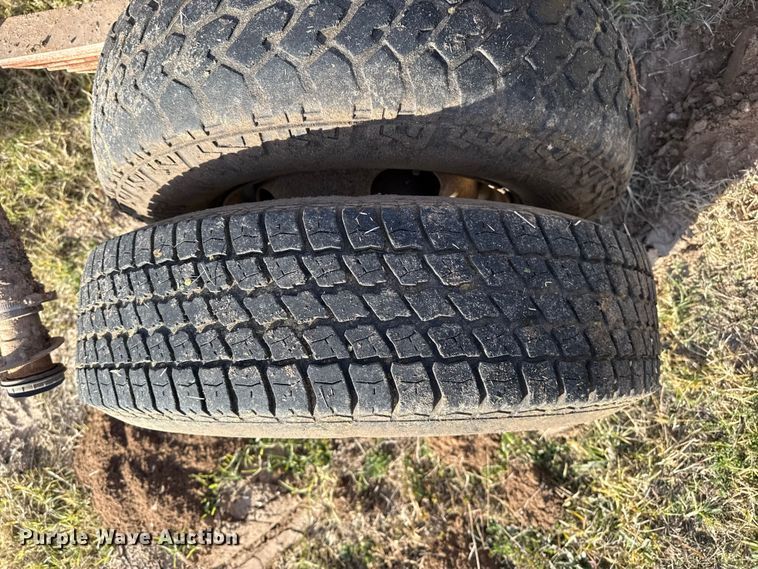 image for item EP0936 1997 Ford F250 SuperCab truck cab and chassis