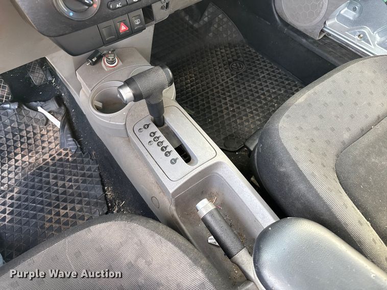 image for item EP0937 2001 Volkswagen New Beetle 