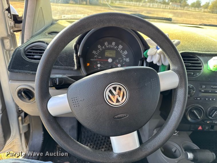 image for item EP0937 2001 Volkswagen New Beetle 