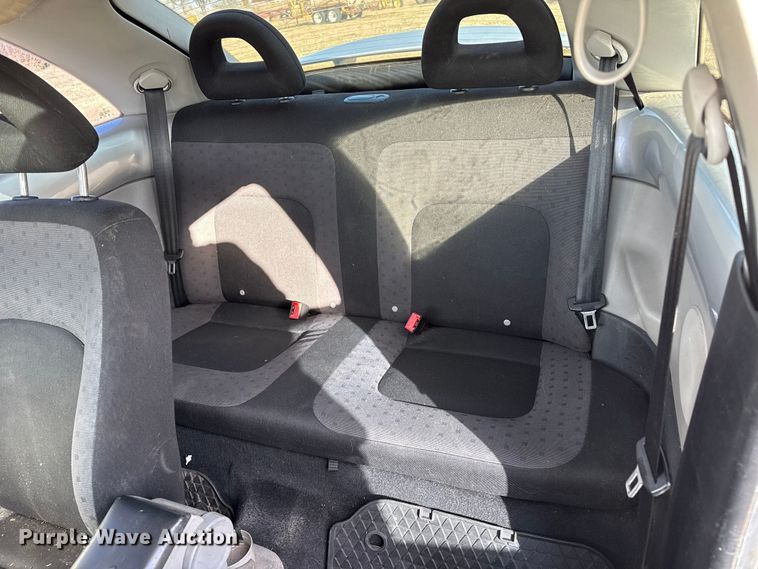 image for item EP0937 2001 Volkswagen New Beetle 