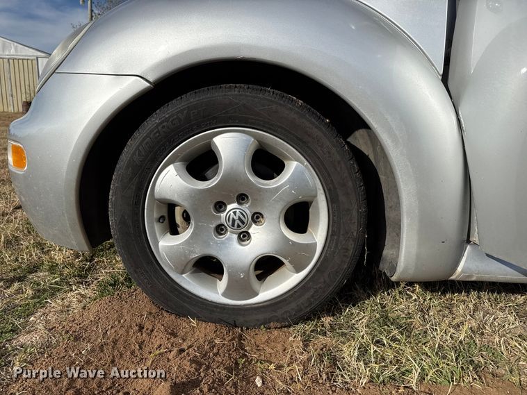 image for item EP0937 2001 Volkswagen New Beetle 