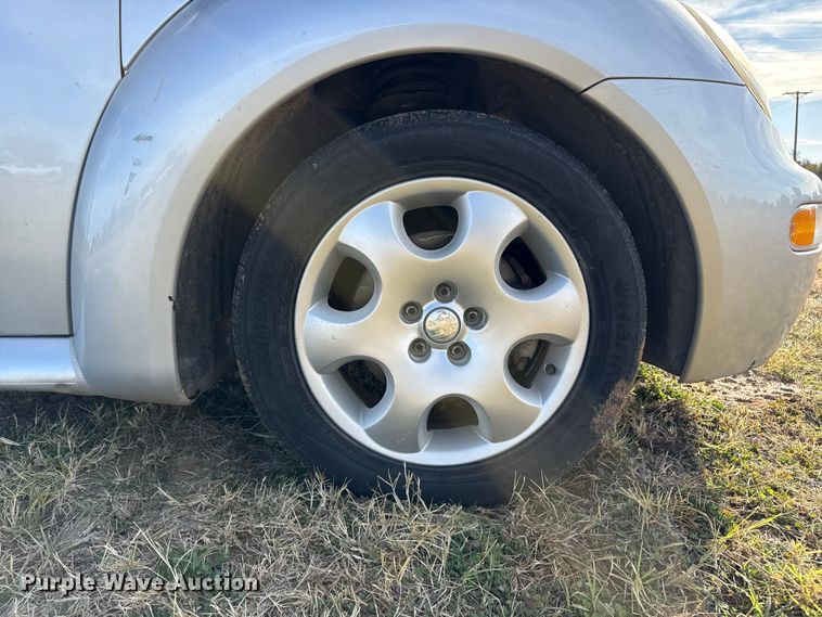 image for item EP0937 2001 Volkswagen New Beetle 