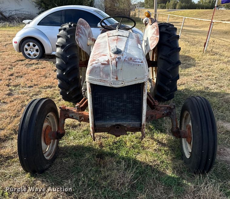 image for item EP0938 1942 Ford 9N tractor