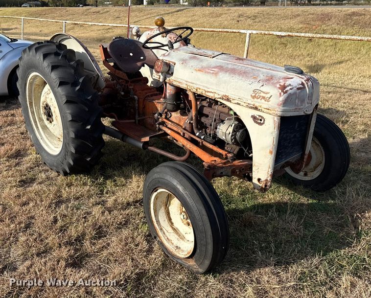 image for item EP0938 1942 Ford 9N tractor