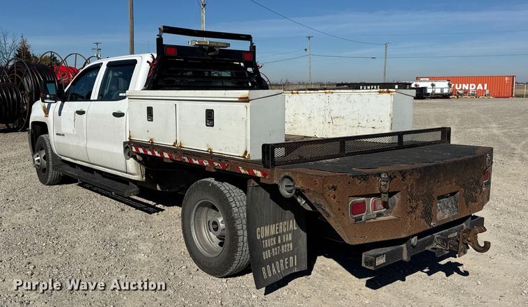 image for item ER0233 2018 Chevrolet Silverado 3500HD Crew Cab flatbed pickup truck