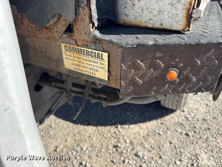 image for item ER0233 2018 Chevrolet Silverado 3500HD Crew Cab flatbed pickup truck