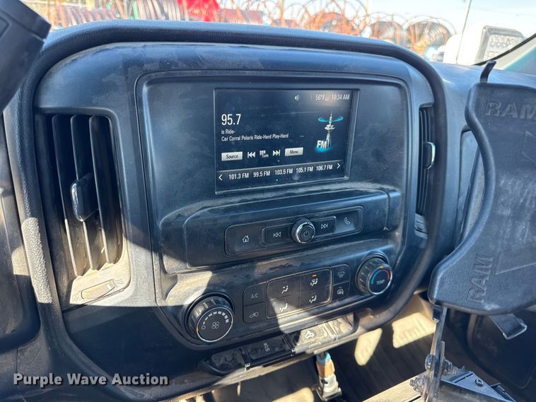 image for item ER0233 2018 Chevrolet Silverado 3500HD Crew Cab flatbed pickup truck