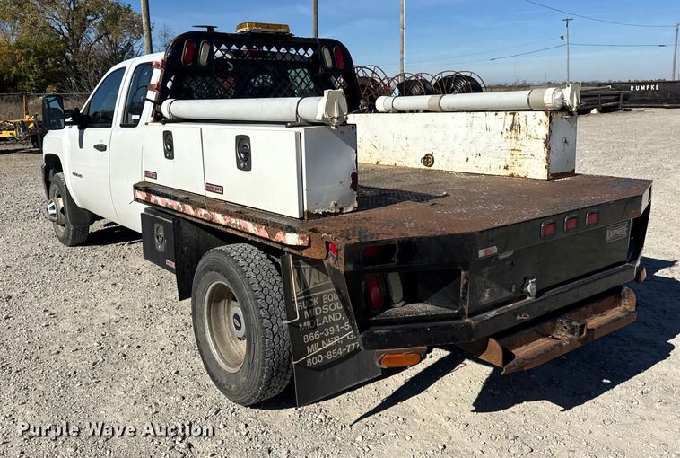 image for item ER0236 2011 Chevrolet Silverado 3500HD Ext. Cab flatbed pickup truck