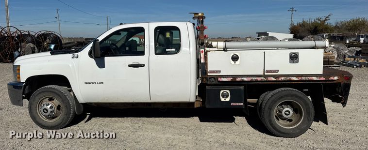 image for item ER0236 2011 Chevrolet Silverado 3500HD Ext. Cab flatbed pickup truck