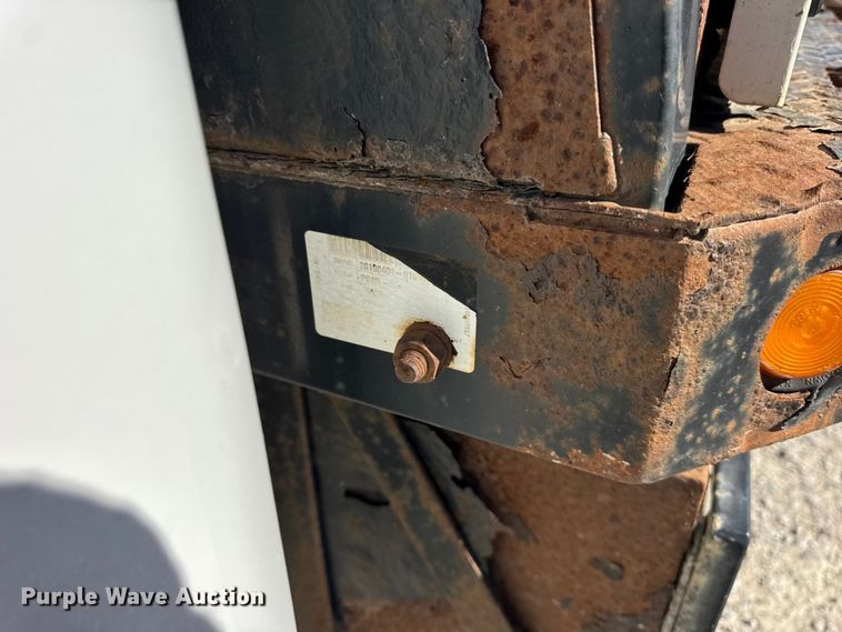 image for item ER0236 2011 Chevrolet Silverado 3500HD Ext. Cab flatbed pickup truck