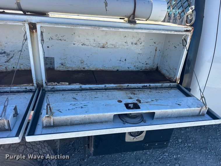 image for item ER0236 2011 Chevrolet Silverado 3500HD Ext. Cab flatbed pickup truck