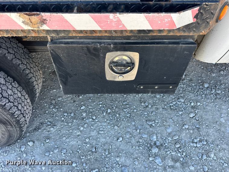 image for item ER0236 2011 Chevrolet Silverado 3500HD Ext. Cab flatbed pickup truck