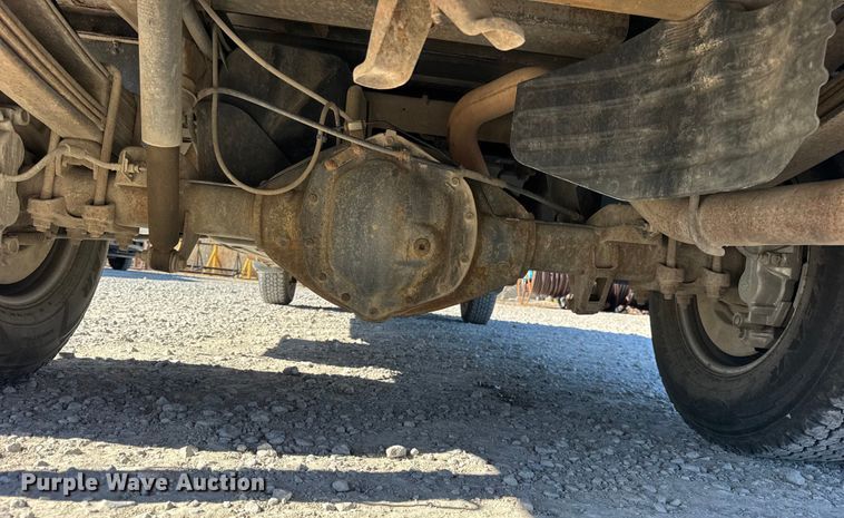 image for item ER0236 2011 Chevrolet Silverado 3500HD Ext. Cab flatbed pickup truck