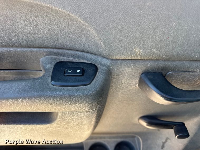 image for item ER0236 2011 Chevrolet Silverado 3500HD Ext. Cab flatbed pickup truck