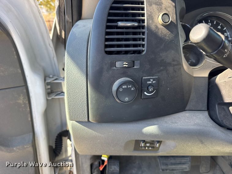 image for item ER0236 2011 Chevrolet Silverado 3500HD Ext. Cab flatbed pickup truck