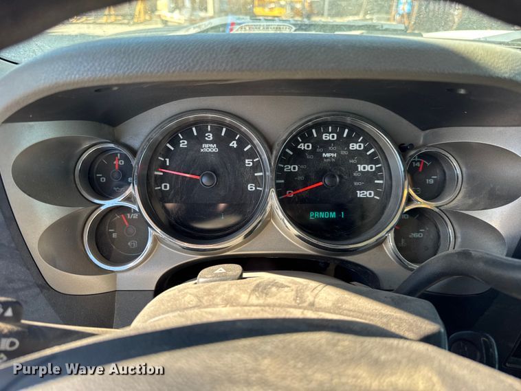 image for item ER0236 2011 Chevrolet Silverado 3500HD Ext. Cab flatbed pickup truck