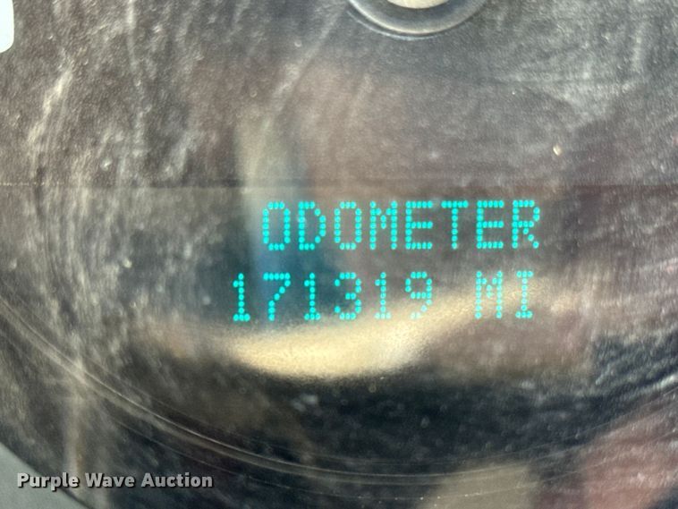 image for item ER0236 2011 Chevrolet Silverado 3500HD Ext. Cab flatbed pickup truck