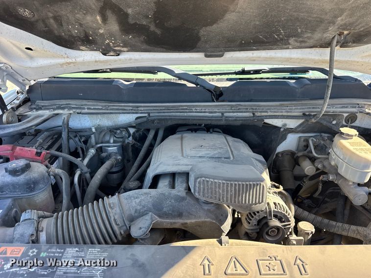 image for item ER0236 2011 Chevrolet Silverado 3500HD Ext. Cab flatbed pickup truck